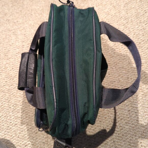 Vintage Lands End Duffel Weekend Messenger Travel Bag Green 3 Pocket Strap - Picture 4 of 9